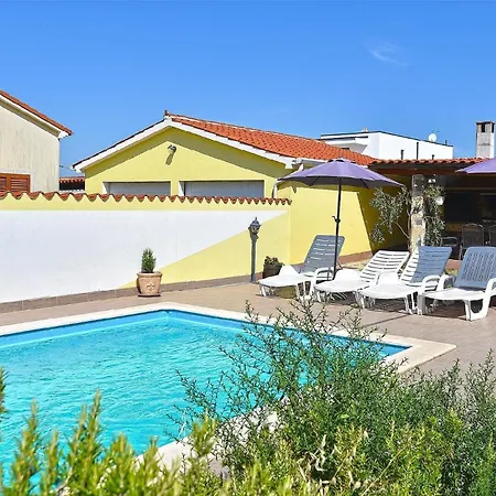 בית נופש Mit Privatpool Fuer 16 Personen Ca 200 Qm In Galizana, Istrien Istrische Riviera Galižana