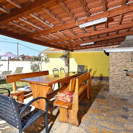 Mit Privatpool Fuer 16 Personen Ca 200 Qm In Galizana, Istrien Istrische Riviera * Galižana