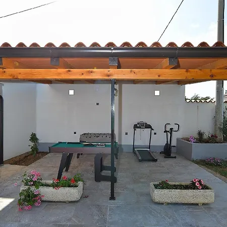 Mit Privatpool Fuer 16 Personen Ca 200 Qm In Galizana, Istrien Istrische Riviera * Galižana