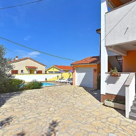 Mit Privatpool Fuer 16 Personen Ca 200 Qm In Galizana, Istrien Istrische Riviera *