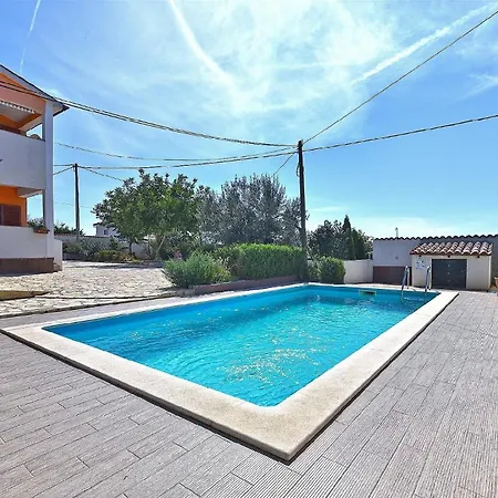בית נופש Mit Privatpool Fuer 16 Personen Ca 200 Qm In Galizana, Istrien Istrische Riviera *